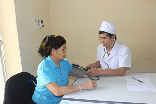 Y tế vùng cao nỗ lực vì sức khỏe người dân ảnh 1